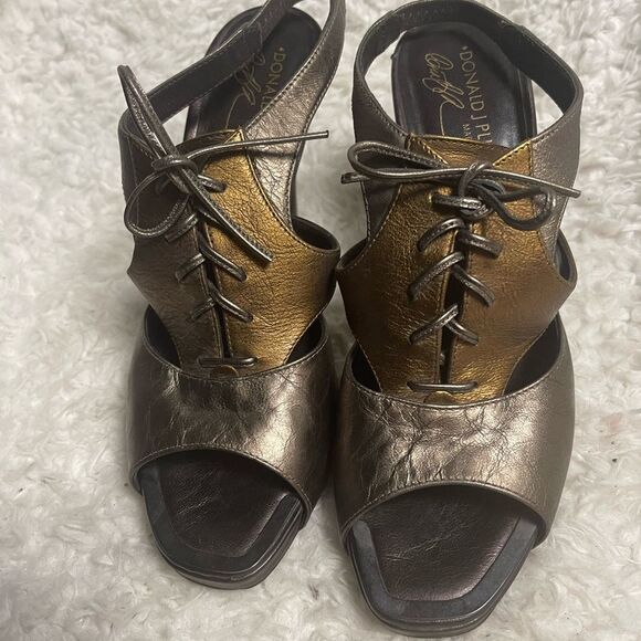 Donald J Pliner Metallic two tone Bronze Leather Heels SZ7.5M - Picture 1 of 12
